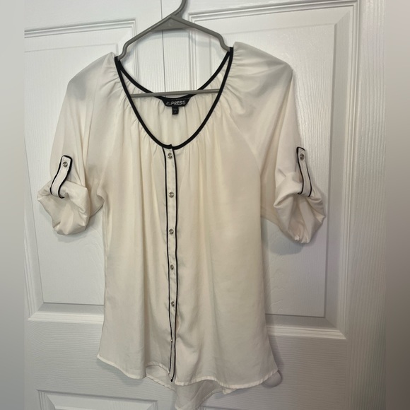 Express Tops - Express Women’s Off White w/ Black Trim‎ Roll Up Tab Sleeve Blouse Button Down S